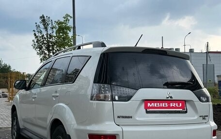 Mitsubishi Outlander III рестайлинг 3, 2010 год, 800 000 рублей, 5 фотография