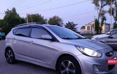 Hyundai Solaris II рестайлинг, 2011 год, 549 000 рублей, 2 фотография