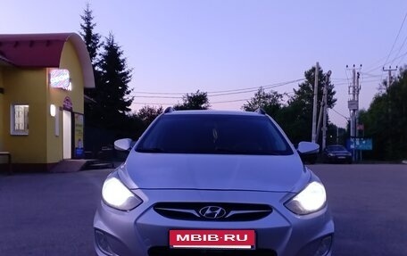 Hyundai Solaris II рестайлинг, 2011 год, 549 000 рублей, 3 фотография
