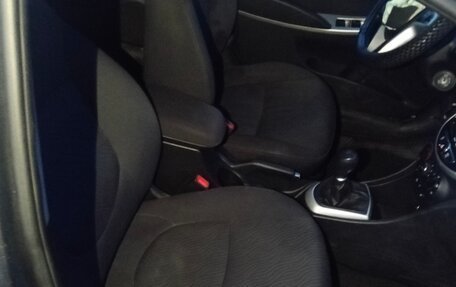 Hyundai Solaris II рестайлинг, 2012 год, 350 000 рублей, 1 фотография