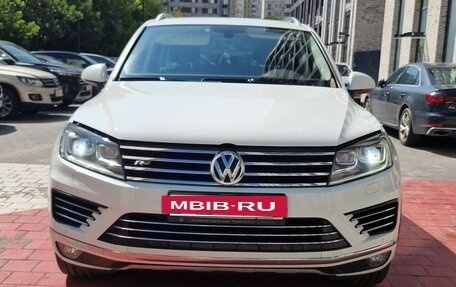Volkswagen Touareg III, 2016 год, 3 600 000 рублей, 12 фотография