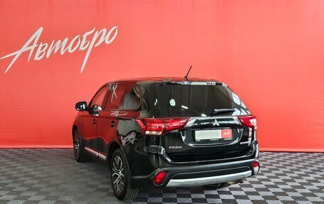 Mitsubishi Outlander III рестайлинг 3, 2015 год, 1 770 000 рублей, 3 фотография
