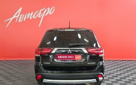 Mitsubishi Outlander III рестайлинг 3, 2015 год, 1 770 000 рублей, 4 фотография