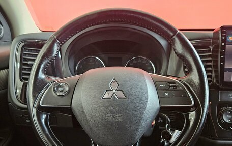 Mitsubishi Outlander III рестайлинг 3, 2015 год, 1 770 000 рублей, 11 фотография