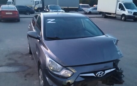 Hyundai Solaris II рестайлинг, 2012 год, 350 000 рублей, 8 фотография