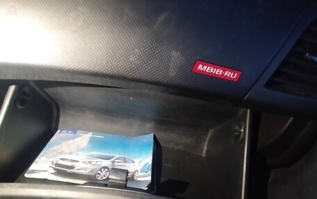 Hyundai Solaris II рестайлинг, 2012 год, 350 000 рублей, 9 фотография
