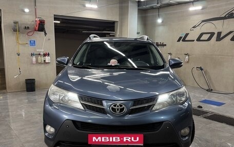 Toyota RAV4, 2013 год, 1 890 000 рублей, 2 фотография