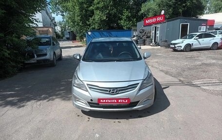 Hyundai Solaris II рестайлинг, 2014 год, 450 000 рублей, 1 фотография