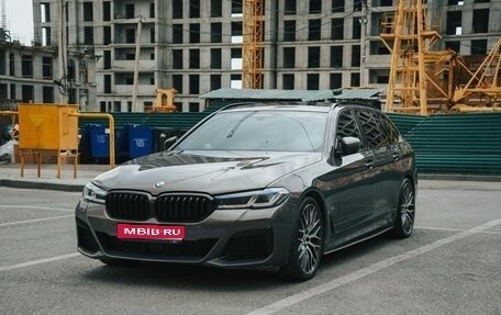 BMW 5 серия, 2022 год, 6 900 000 рублей, 1 фотография
