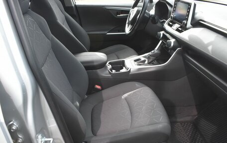 Toyota RAV4, 2021 год, 2 945 000 рублей, 10 фотография
