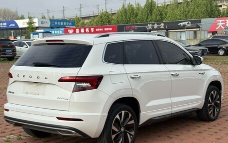 Skoda Karoq I, 2022 год, 1 825 000 рублей, 4 фотография