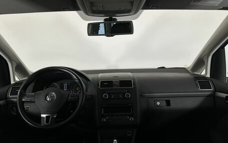 Volkswagen Touran III, 2011 год, 1 200 000 рублей, 7 фотография