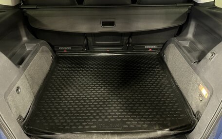 Volkswagen Touran III, 2011 год, 1 200 000 рублей, 18 фотография
