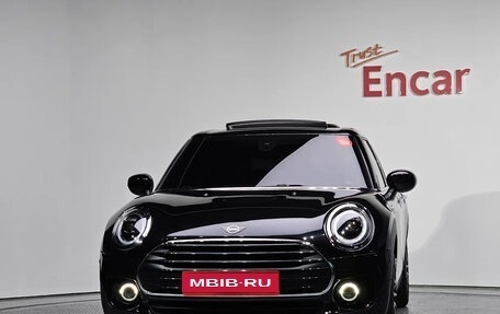 MINI Clubman, 2023 год, 1 750 000 рублей, 1 фотография