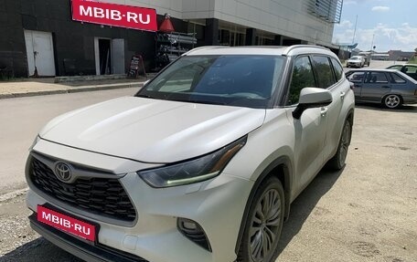 Toyota Highlander, 2021 год, 4 200 000 рублей, 1 фотография