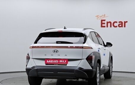 Hyundai Kona, 2023 год, 2 005 000 рублей, 4 фотография
