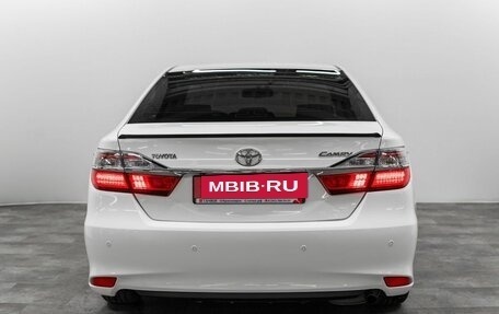 Toyota Camry, 2015 год, 1 700 000 рублей, 5 фотография