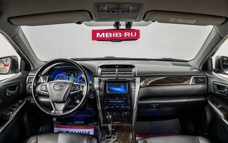 Toyota Camry, 2015 год, 1 700 000 рублей, 10 фотография