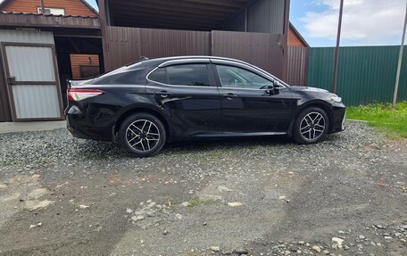 Toyota Camry, 2021 год, 3 270 000 рублей, 4 фотография