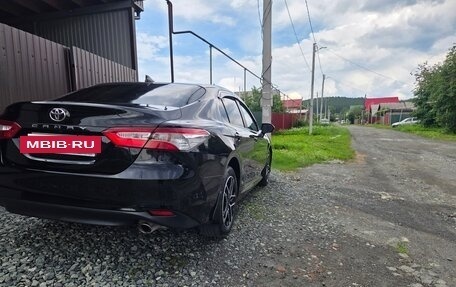 Toyota Camry, 2021 год, 3 270 000 рублей, 3 фотография
