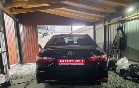 Toyota Camry, 2021 год, 3 270 000 рублей, 14 фотография