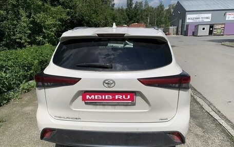 Toyota Highlander, 2021 год, 4 200 000 рублей, 5 фотография