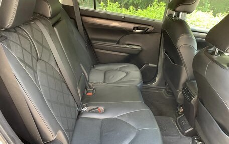 Toyota Highlander, 2021 год, 4 200 000 рублей, 12 фотография