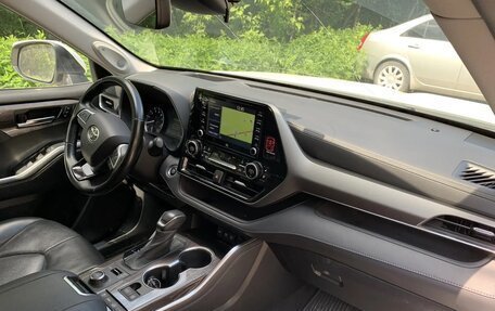 Toyota Highlander, 2021 год, 4 200 000 рублей, 9 фотография