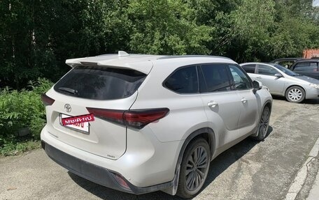 Toyota Highlander, 2021 год, 4 200 000 рублей, 4 фотография