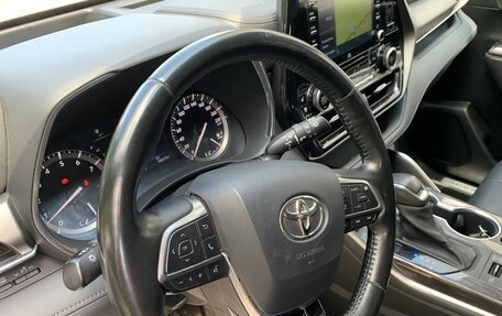 Toyota Highlander, 2021 год, 4 200 000 рублей, 20 фотография