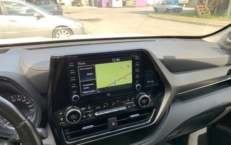 Toyota Highlander, 2021 год, 4 200 000 рублей, 25 фотография
