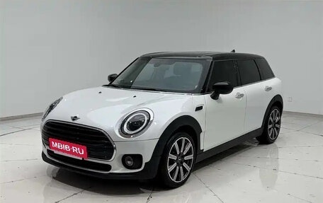 MINI Clubman, 2023 год, 1 860 000 рублей, 3 фотография