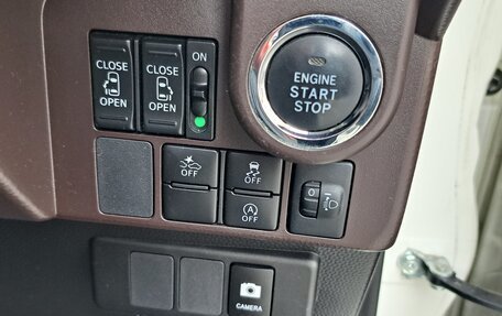 Toyota Roomy I, 2017 год, 855 000 рублей, 12 фотография