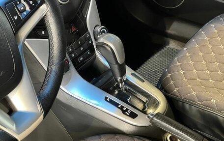 Chevrolet Cruze II, 2013 год, 800 000 рублей, 17 фотография