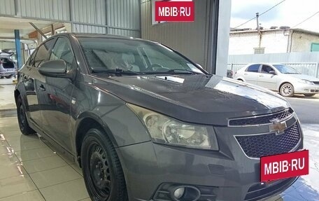 Chevrolet Cruze II, 2009 год, 599 000 рублей, 3 фотография