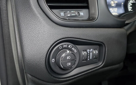 Jeep Renegade I рестайлинг, 2023 год, 1 700 000 рублей, 14 фотография