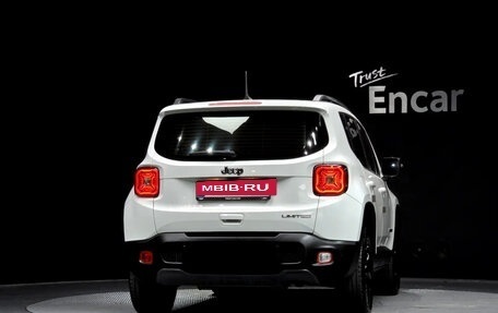 Jeep Renegade I рестайлинг, 2023 год, 1 700 000 рублей, 3 фотография