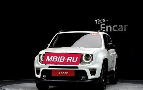 Jeep Renegade I рестайлинг, 2023 год, 1 700 000 рублей, 1 фотография