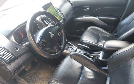 Mitsubishi Outlander III рестайлинг 3, 2008 год, 1 000 050 рублей, 8 фотография