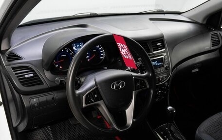 Hyundai Solaris II рестайлинг, 2014 год, 850 000 рублей, 10 фотография