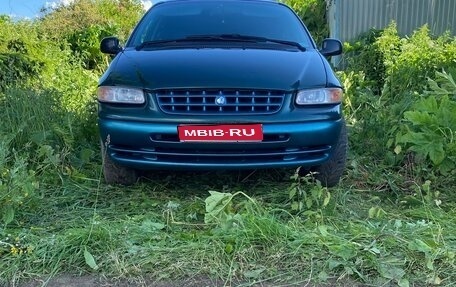 Chrysler Voyager III, 1998 год, 280 000 рублей, 1 фотография