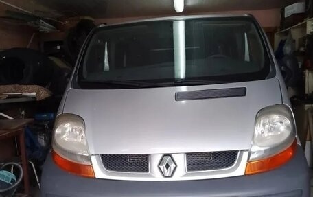 Renault Trafic, 2003 год, 925 000 рублей, 3 фотография
