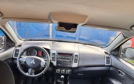 Mitsubishi Outlander III рестайлинг 3, 2010 год, 1 050 000 рублей, 5 фотография