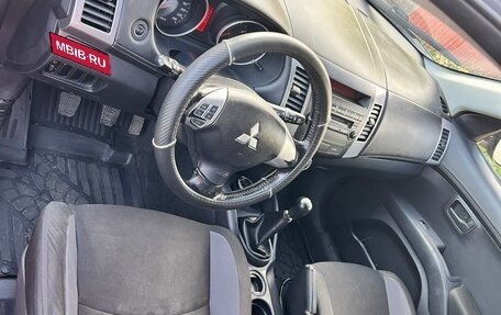 Mitsubishi Outlander III рестайлинг 3, 2010 год, 1 050 000 рублей, 8 фотография