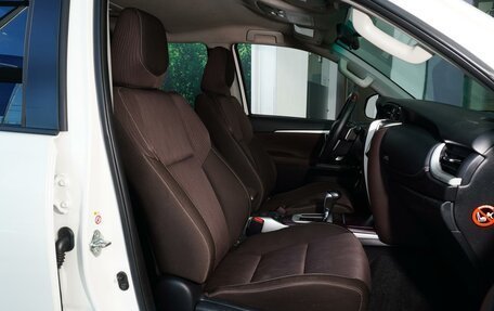 Toyota Fortuner II, 2019 год, 3 298 000 рублей, 8 фотография