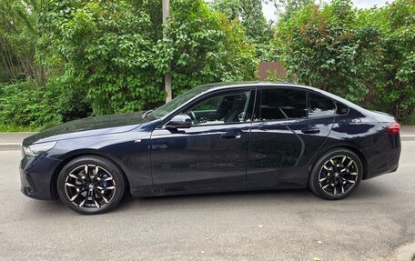BMW 5 серия, 2023 год, 5 990 000 рублей, 6 фотография