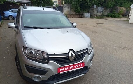 Renault Sandero II рестайлинг, 2015 год, 880 000 рублей, 2 фотография