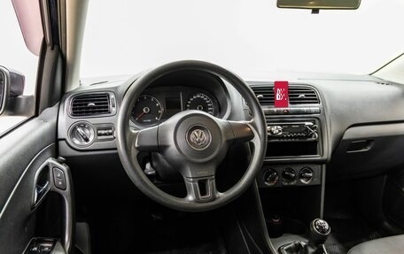 Volkswagen Polo VI (EU Market), 2012 год, 823 000 рублей, 22 фотография