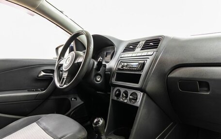 Volkswagen Polo VI (EU Market), 2012 год, 823 000 рублей, 28 фотография