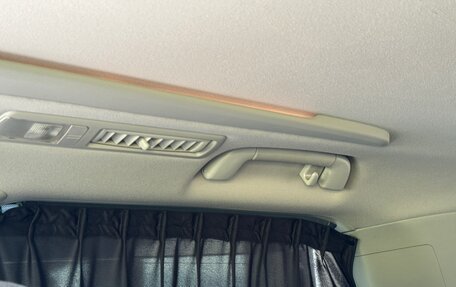 Toyota Vellfire I, 2011 год, 2 375 000 рублей, 30 фотография